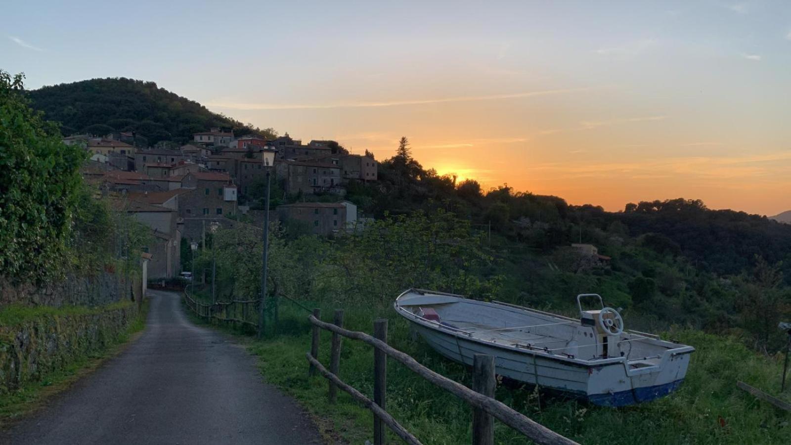 La Casa Delle Stelle Appartement Tirli Buitenkant foto